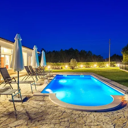 Galadriel Villa *